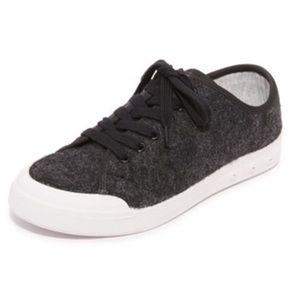 Rag & Bone standard issue Gray Wool sneake…